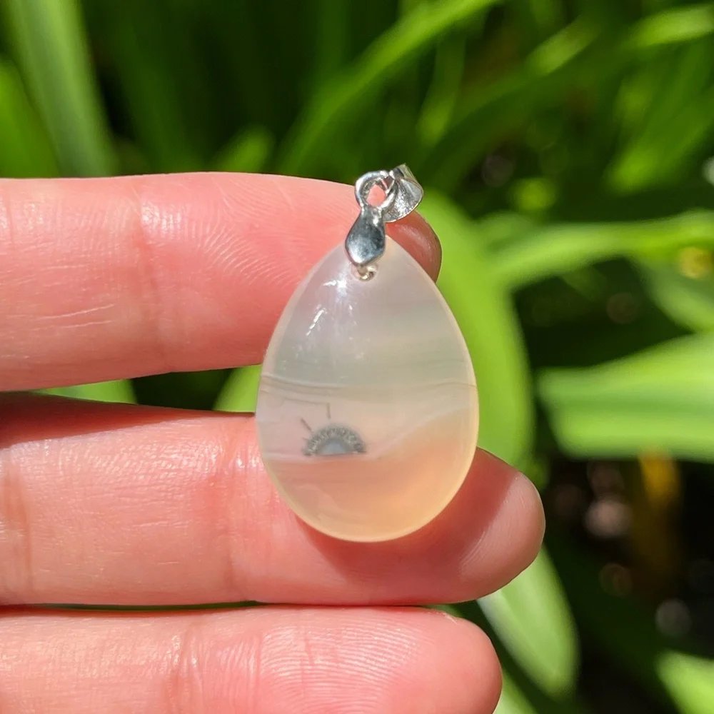 Dainty fun sterling silver dendritic agate pendant‎ 1284